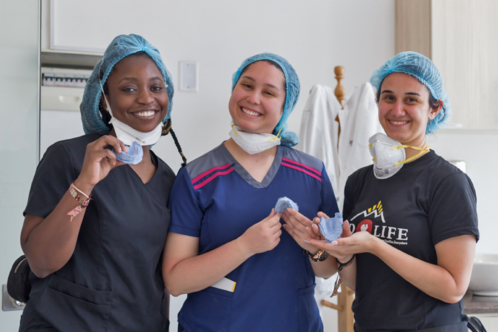 photo-dental-aboutus-(1)